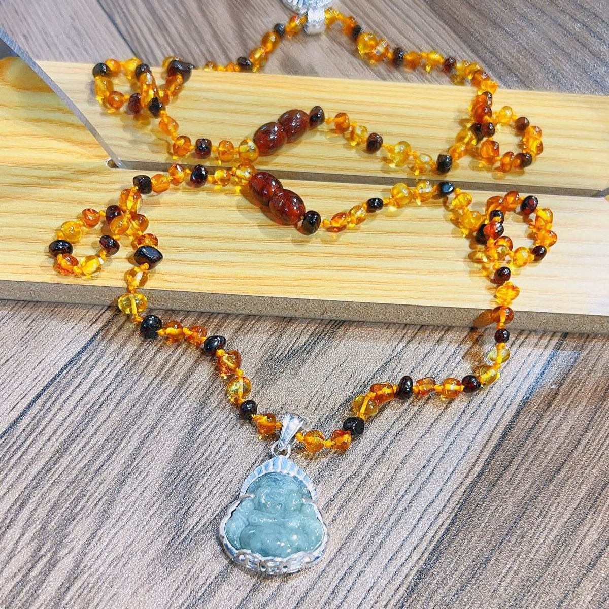 Vòng Cổ Hổ Phách Phối Phật Di Lặc Ngọc Cẩm Thạch - Thắng Giang - Ảnh 4