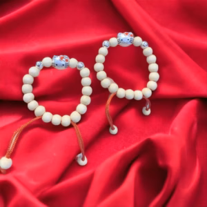 Vòng Tay Dâu Tằm Phối Charm Kitty Cho Bé - Thắng Giang