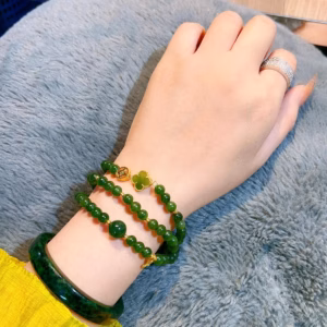 Vòng Tay Ngọc Bích Thiên Nhiên Phối Charm Có Thẻ Hóa Đơn - Thắng Giang