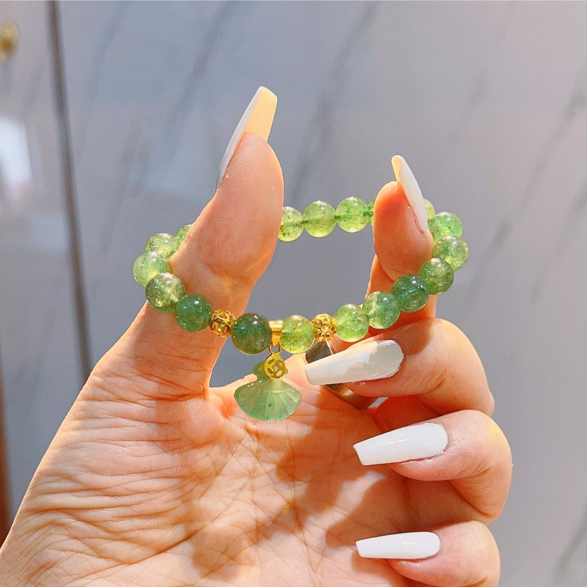 Vòng Tay Thạch Anh Dâu Tây Xanh Phối Charm Vàng Tây 10 Kara - Thắng Giang - Ảnh 2