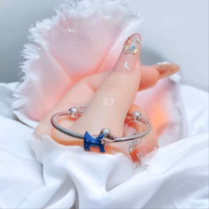 Vòng Tay Hình Con Chó Bạc Ta Dành Cho Bé - Thắng Giang