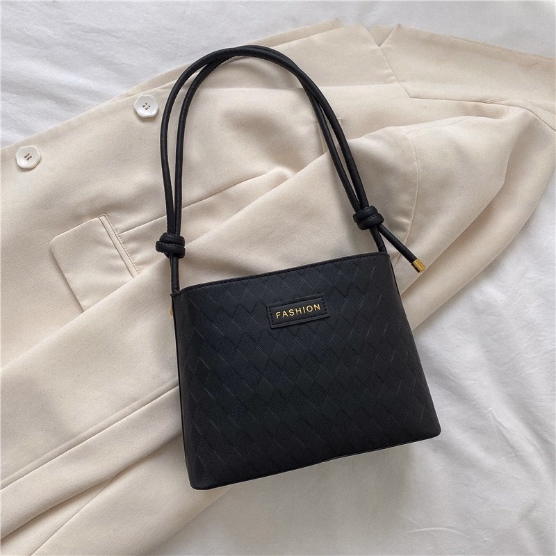 Túi Xách Nữ Đeo Vai Da Mềm Kẻ Ô Vuông Trám Wh54 - Winnie House - Ảnh 4