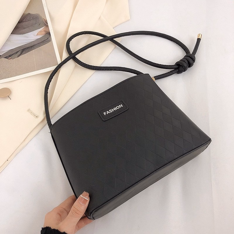 Túi Xách Nữ Đeo Vai Da Mềm Kẻ Ô Vuông Trám Wh54 - Winnie House - Ảnh 3