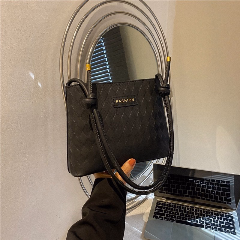 Túi Xách Nữ Đeo Vai Da Mềm Kẻ Ô Vuông Trám Wh54 - Winnie House - Ảnh 6