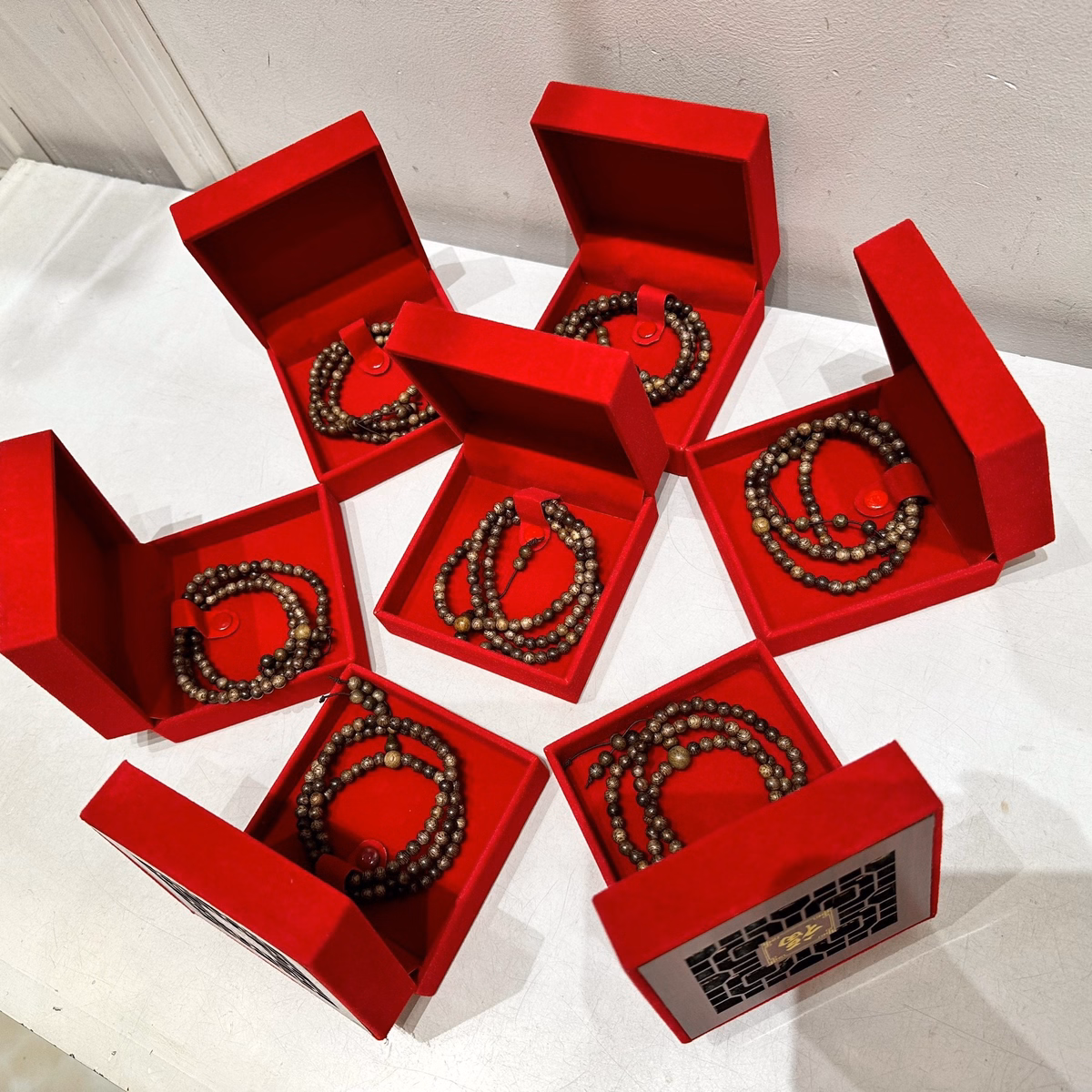 Vòng Tay Trầm Hương Tốc Thiên Nhiên 6 Ly Tặng Hộp Đựng Sang Trọng - Thắng Giang - Ảnh 2