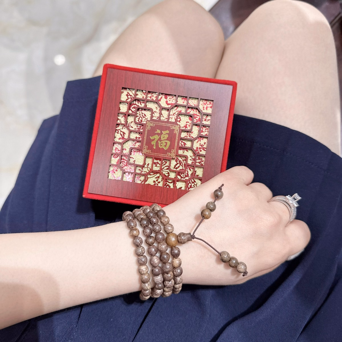 Vòng Tay Trầm Hương Tốc Thiên Nhiên 6 Ly Tặng Hộp Đựng Sang Trọng - Thắng Giang - Ảnh 5