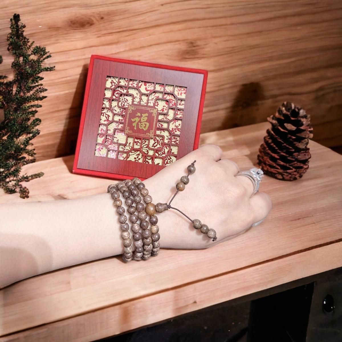 Vòng Tay Trầm Hương Tốc Thiên Nhiên 6 Ly Tặng Hộp Đựng Sang Trọng - Thắng Giang