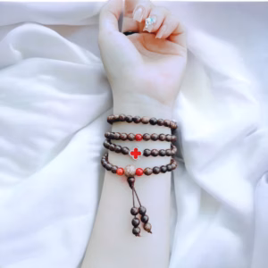 Vòng Tay Trầm Hương Tốc Thiên Nhiên Phối Charm Cỏ Bốn Lá Bạc - Thắng Giang