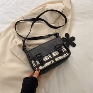 Túi Xách Nữ Đeo Chéo Đeo Vai Thời Trang Kẻ Tặng Kèm Móc Hoa Dễ Thương - Larita Fashion