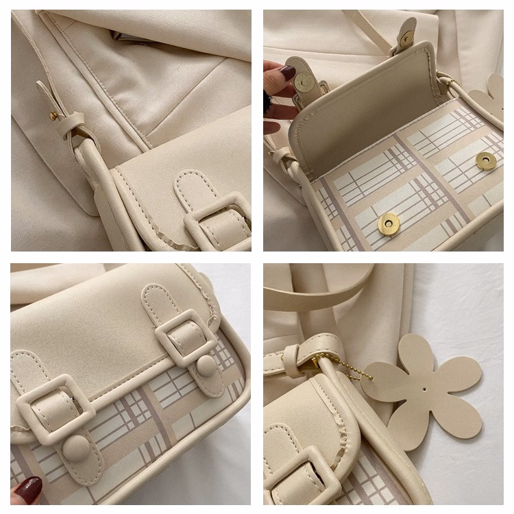 Túi Xách Nữ Đeo Chéo Đeo Vai Thời Trang Kẻ Tặng Kèm Móc Hoa Dễ Thương - Larita Fashion - Ảnh 11