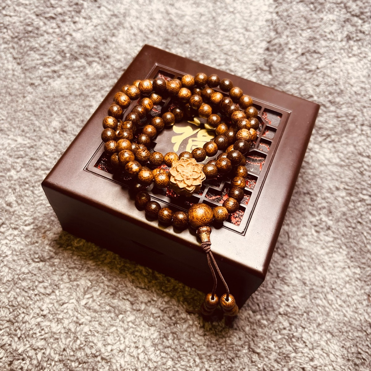 Vòng Tay Trầm Hương Tốc Thiên Nhiên 108 Hạt Phối Sen - Thắng Giang - Ảnh 14