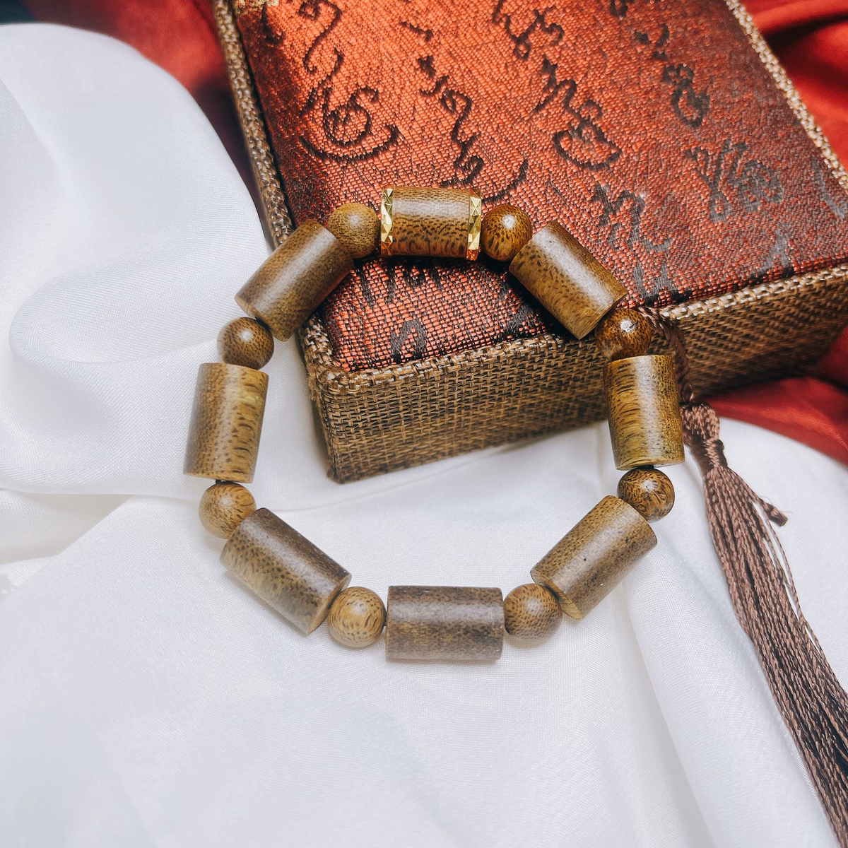 Vòng Tay Trầm Hương Tốc Thiên Nhiên Lu Bọc Xi Vàng - Thắng Giang - Ảnh 3