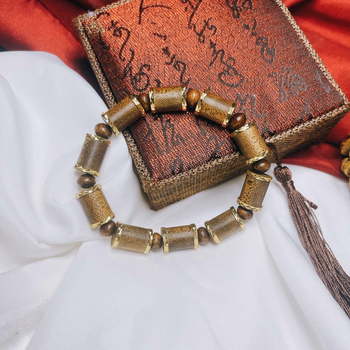 Vòng Tay Trầm Hương Tốc Thiên Nhiên Bọc Xi Vàng - Thắng Giang - Ảnh 2