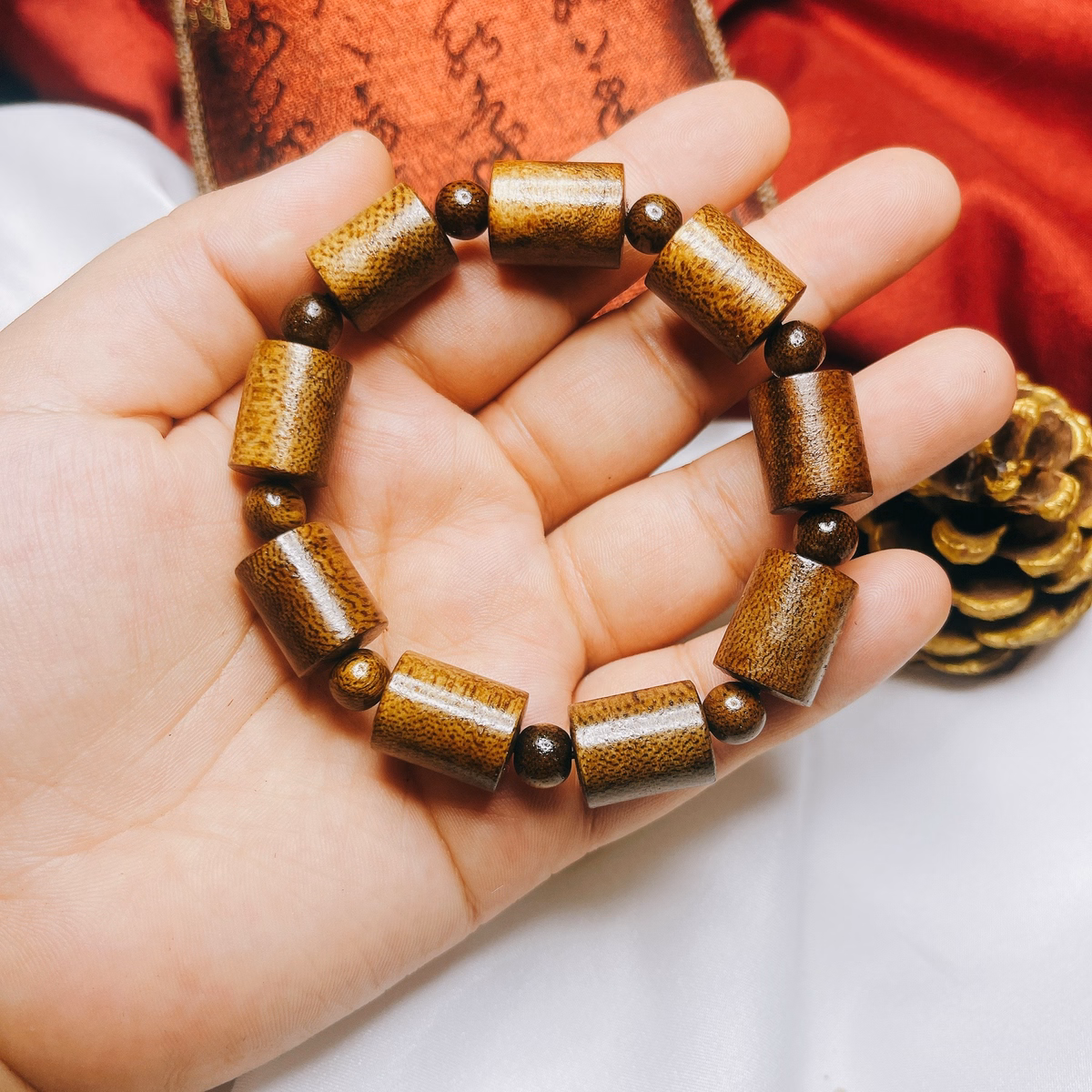 Vòng Tay Lu Thống Trầm Hương Tốc Thiên Nhiên 12 Ly - Thắng Giang