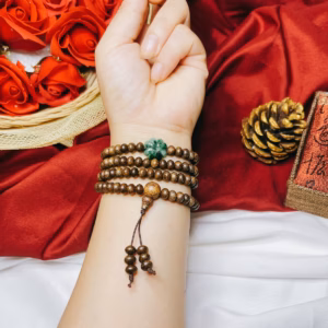 Vòng Tay Trầm Hương Tốc Dẹt Phối Cỏ Bốn Lá Ngọc Lý - Thắng Giang