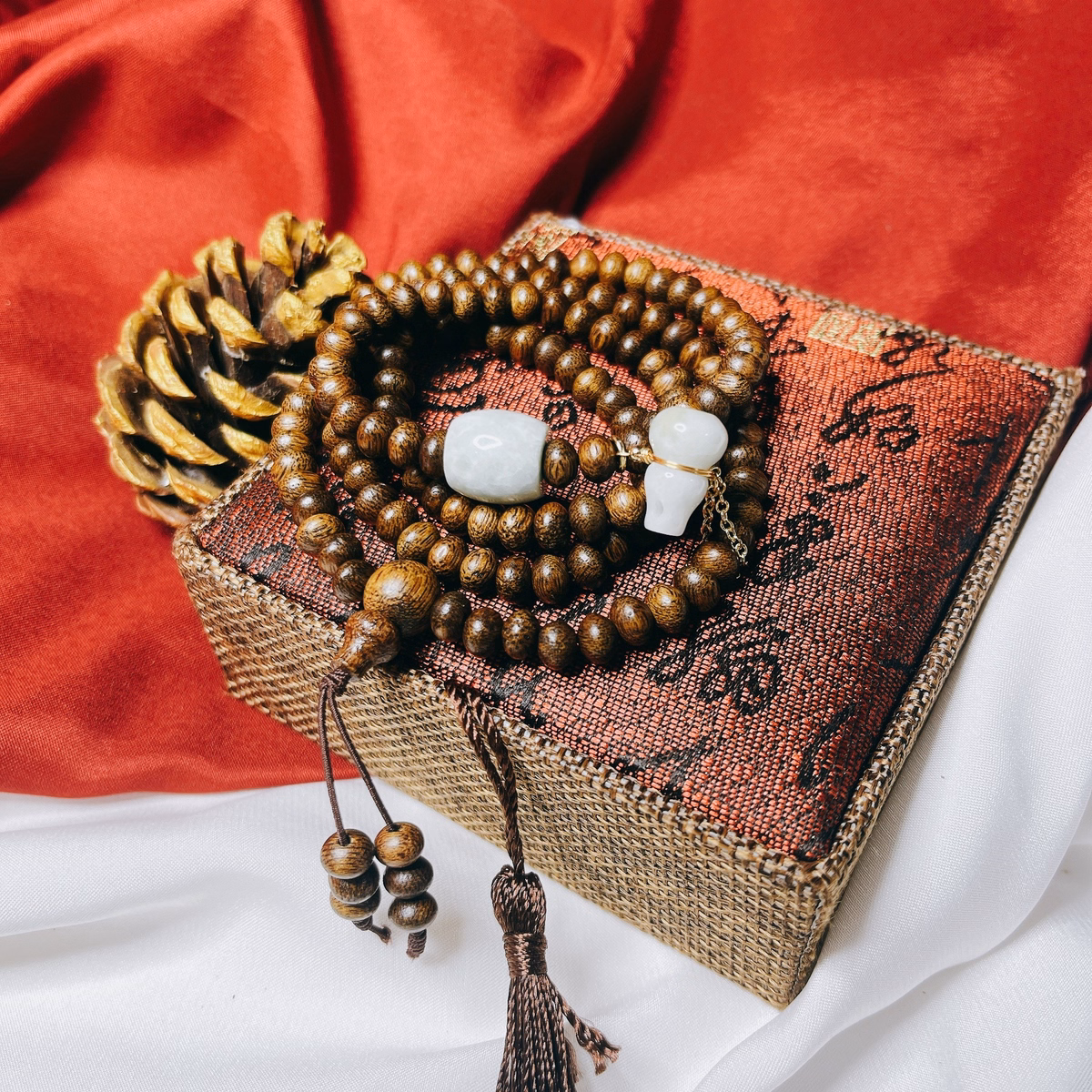 Vòng Tay Trầm Hương Tốc Dẹt Phối Hồ Ly Lu Thống Ngọc Cẩm Thạch Tuýp A - Thắng Giang