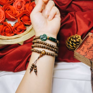 Vòng Tay Trầm Hương Tốc Dẹt Thiên Nhiên Phối Hồ Ly Lu Thống Ngọc Cẩm Thạch Thiên Nhiên - Thắng Giang