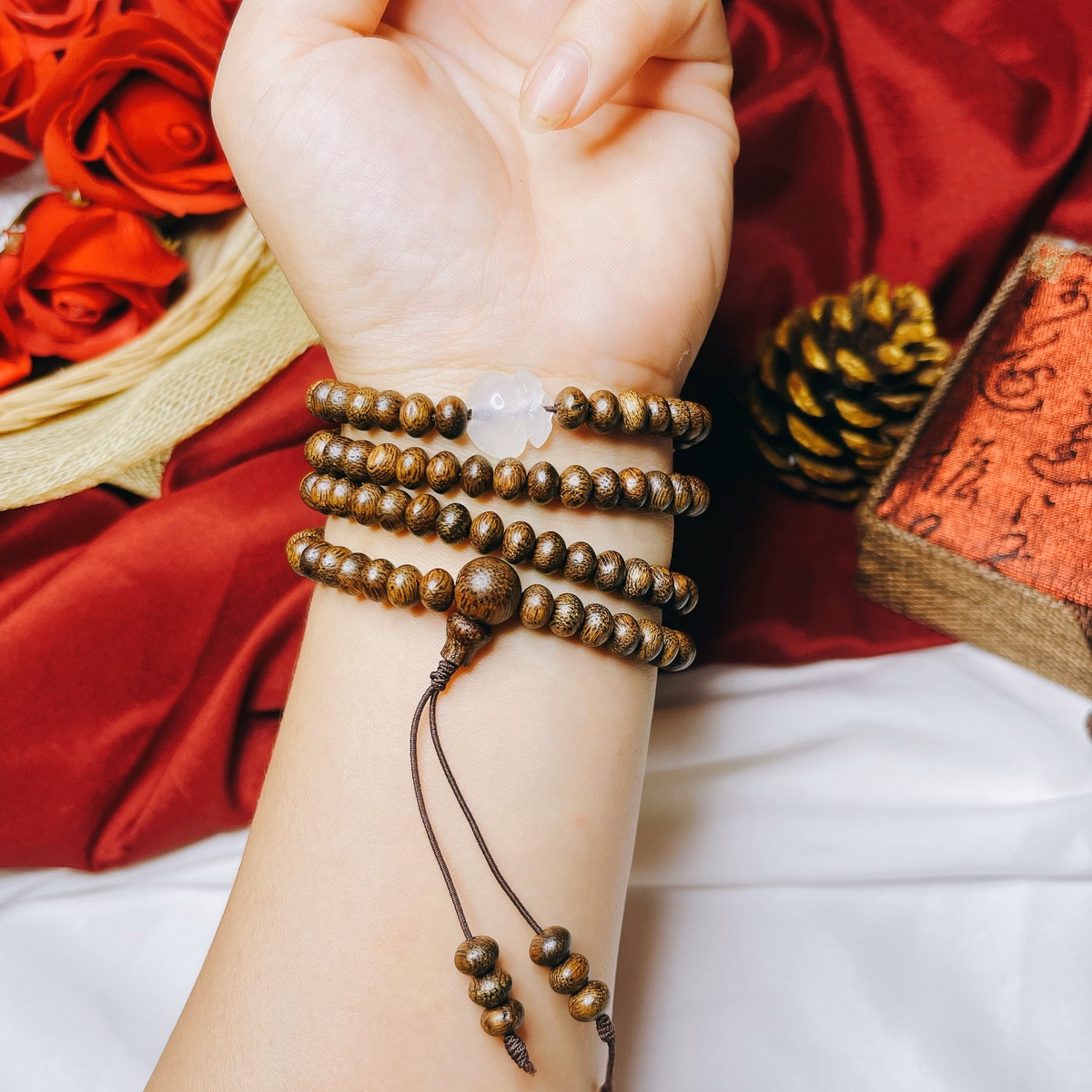 Vòng Tay Trầm Hương Tốc Dẹt Phối Túi Tiền Bạch Ngọc Thiên Nhiên - Thắng Giang - Ảnh 2