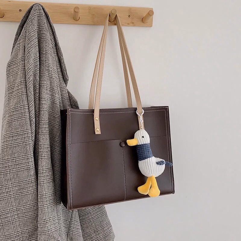 Túi Xách Tone Nữ Công Sở Đi Làm Phong Cách Ulzzang Cỡ Lớn Kèm Phụ Kiện Con Vịt Bông 213 - Larita Fashion - Ảnh 7