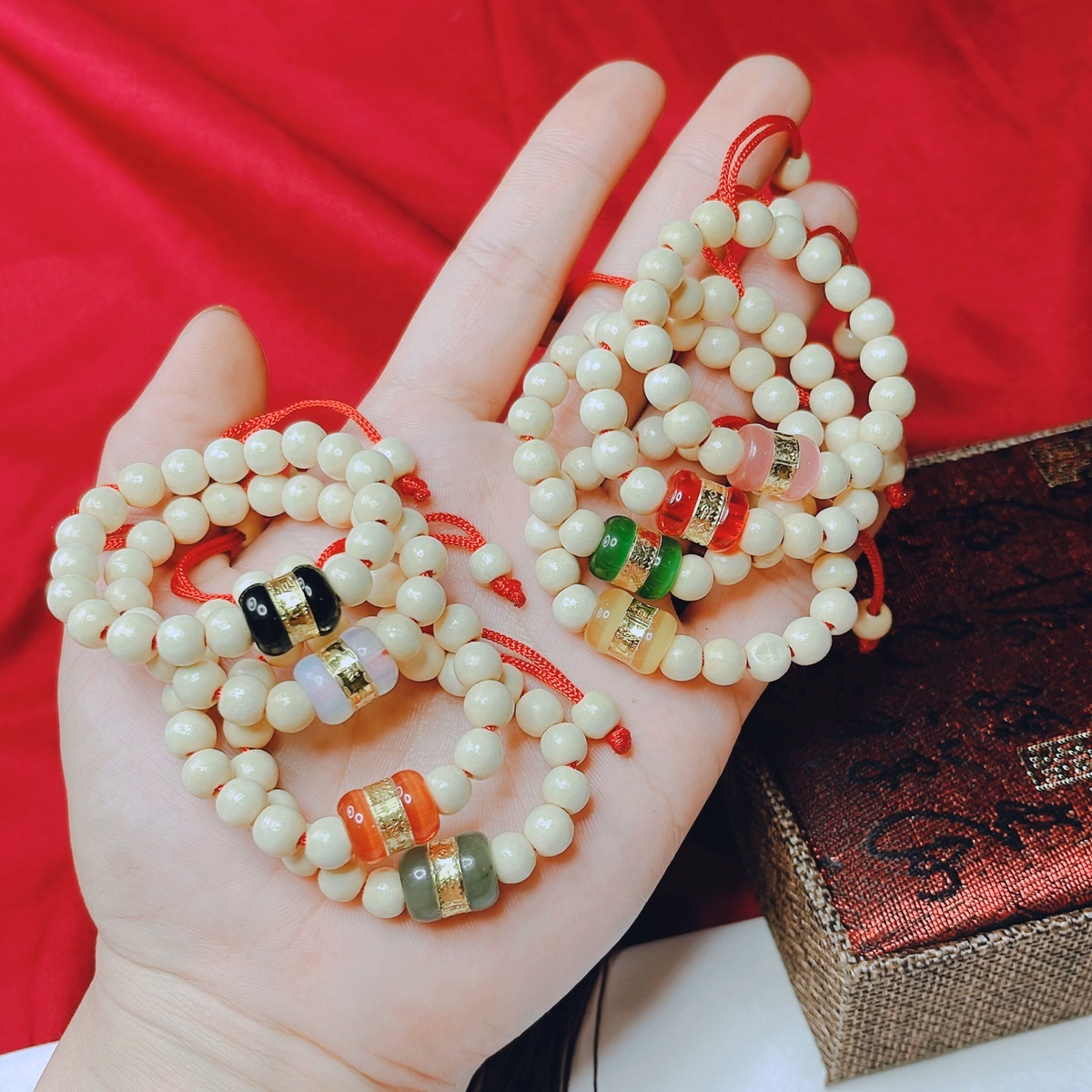 Vòng Tay Dâu Tằm Lu Thống - Thắng Giang - Ảnh 2