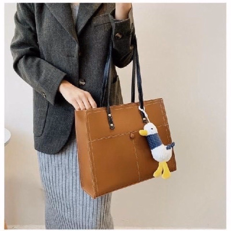 Túi Xách Tone Nữ Công Sở Đi Làm Phong Cách Ulzzang Cỡ Lớn Kèm Phụ Kiện Con Vịt Bông 213 - Larita Fashion - Ảnh 2
