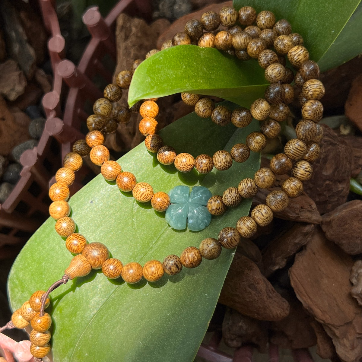 Vòng Tay Trầm Hương Tốc Phối Cỏ Bốn Lá Ngọc Lam Thiên Nhiên - Thắng Giang - Ảnh 4