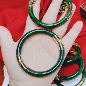 Vòng Tay Ngọc Cẩm Thạch Sơn Thủy Bản Đũa Thiên Nhiên Bọc Xi Vàng - Thắng Giang