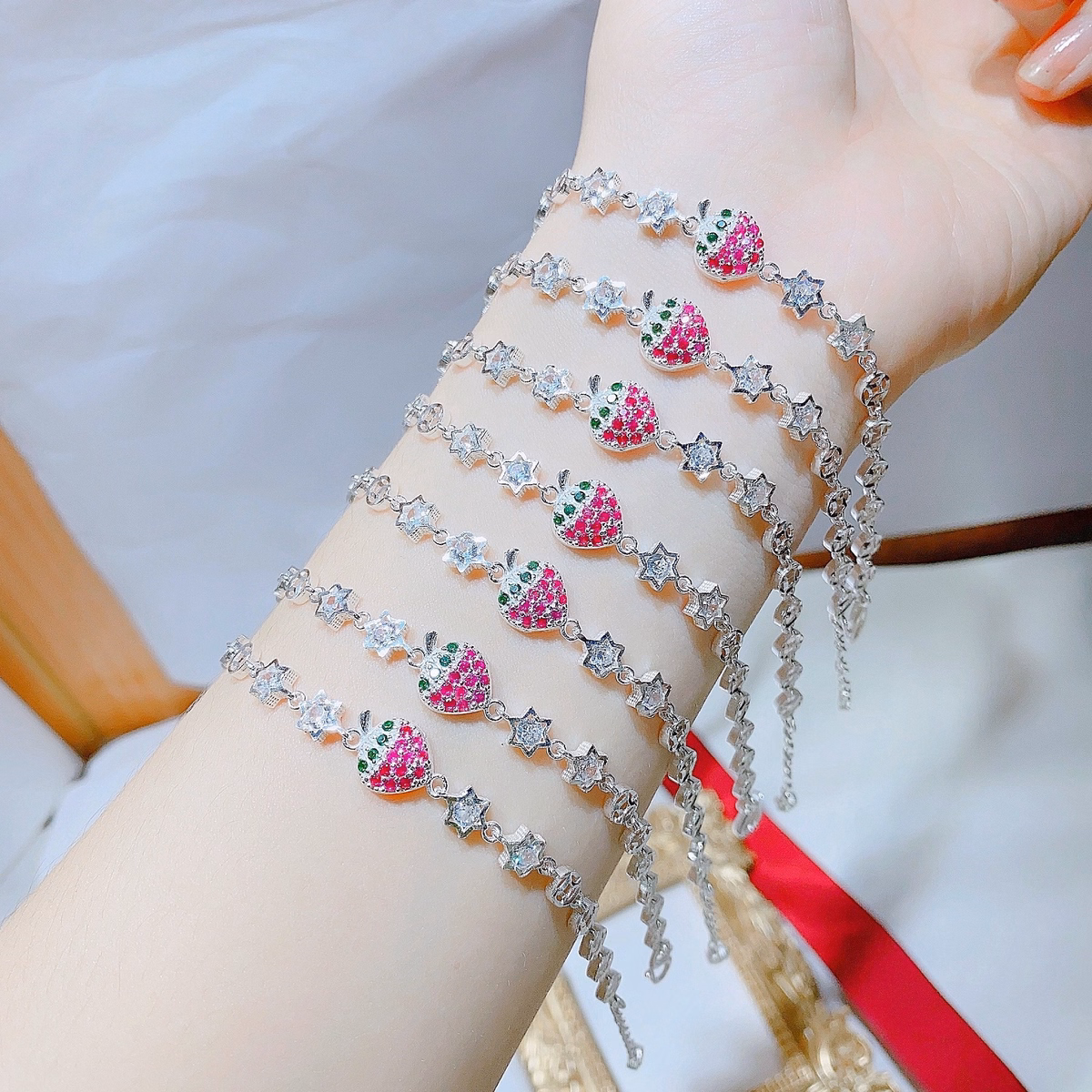 Lắc Tay Dâu Tây Hình Sao Bạc Ta Cao Cấp - Thắng Giang - Ảnh 2