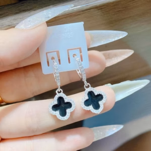 Bông Tai Cỏ Bốn Lá Bạc Ta Sơn Tĩnh Điện Có Thẻ Hóa Đơn - Thắng Giang