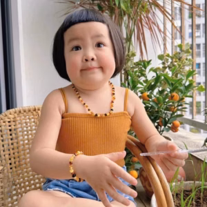 Bộ Trang Sức Hổ Phách Thiên Nhiên Dành Cho Bé - Thắng Giang