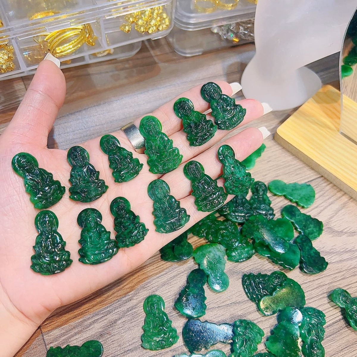 Mặt Dây Chuyền Quan Thế Âm Bồ Tát Ngọc Cẩm Thạch Sơn Thủy Thiên Nhiên - Thắng Giang - Ảnh 6