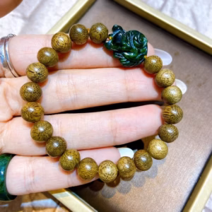 Vòng Tay Hồ Ly Ngọc Cẩm Thạch Sơn Thủy Phối Trầm Hương Tốc 8 Ly - Thắng Giang