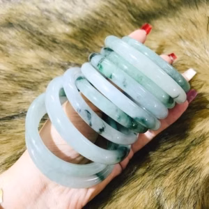 Vòng Tay Cẩm Thạch Vân Thiên Nhiên - Thắng Giang