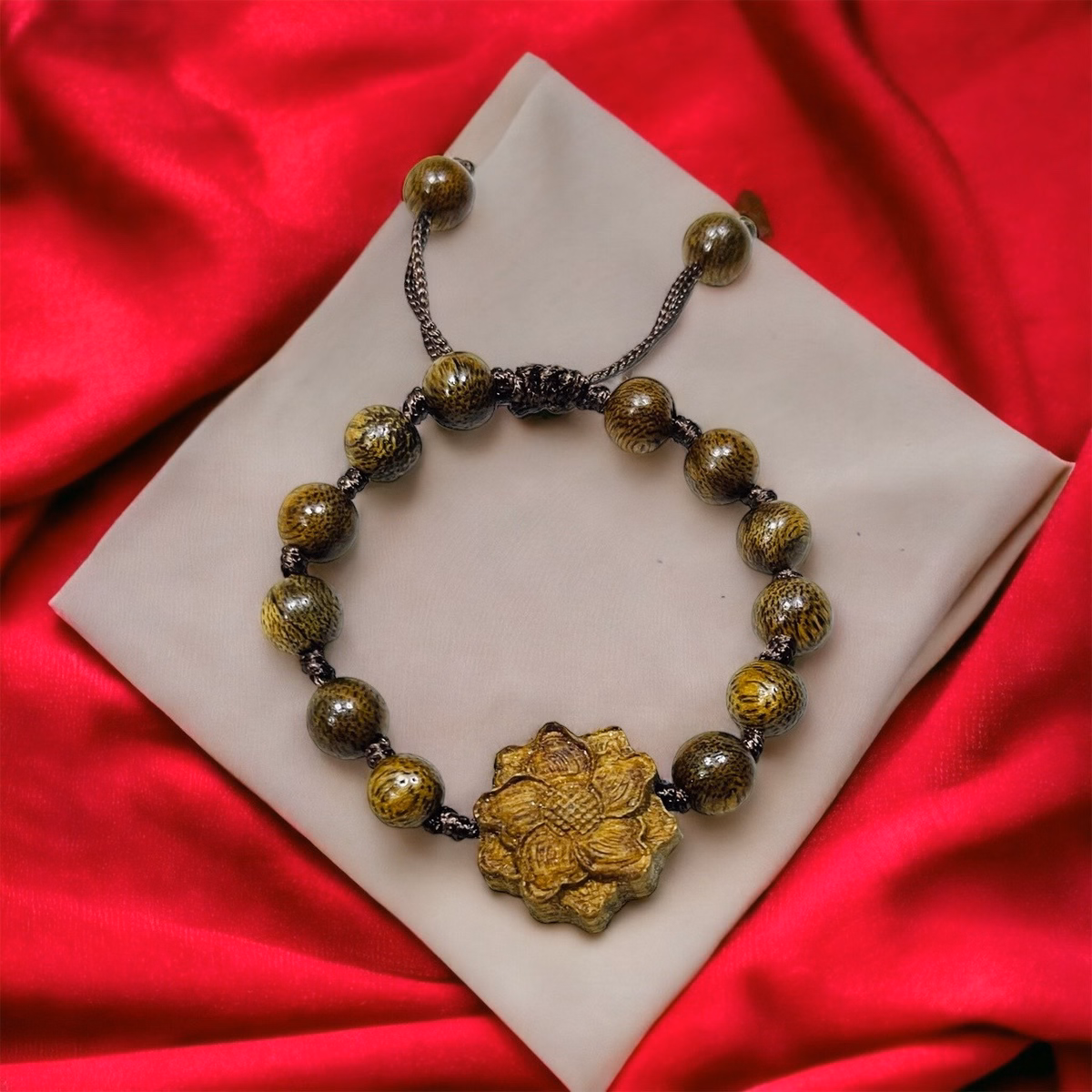 Vòng Tay Hoa Mẫu Đơn Trầm Hương Tốc Thắt Dây - Thắng Giang - Ảnh 5