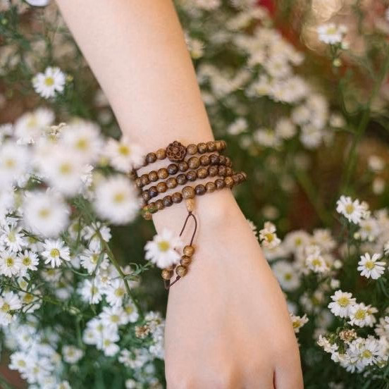 Vòng Tay Trầm Hương Tốc Thiên Nhiên 108 Hạt Phối Sen - Thắng Giang - Ảnh 3