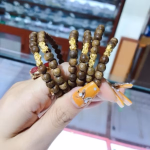 Vòng Tay Trầm Hương Tốc Thiên Nhiên Phối Tì Hưu Vàng Ta 24 Kara - Thắng Giang