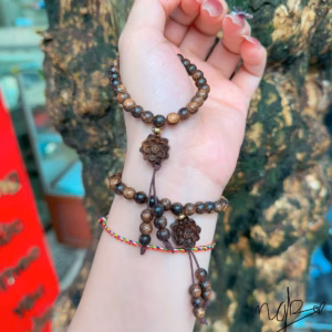 Vòng Tay Sen Trầm Hương Sánh Chìm Tết Đồng Tâm - Thắng Giang