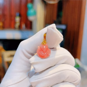 Mặt Dây Chuyền Hồ Ly Đá Đào Hoa Thiên Nhiên Móc Vàng Tây 10 Kara - Thắng Giang