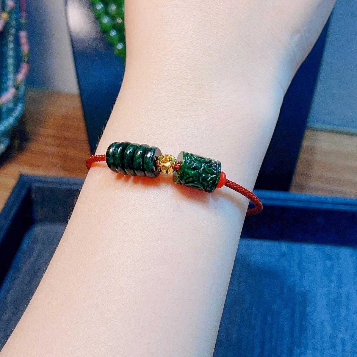 Vòng Tay Lu Thống Trạm Khắc Ngũ Điếu Ngọc Cẩm Thạch Sơn Thủy Thiên Nhiên Vip - Thắng Giang - Ảnh 3