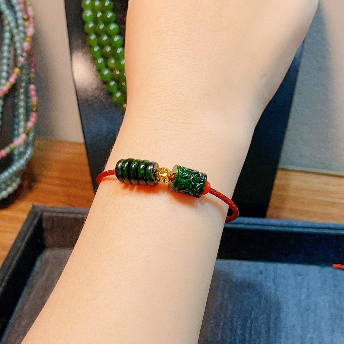 Vòng Tay Lu Thống Trạm Khắc Ngũ Điếu Ngọc Cẩm Thạch Sơn Thủy Thiên Nhiên Vip - Thắng Giang - Ảnh 4