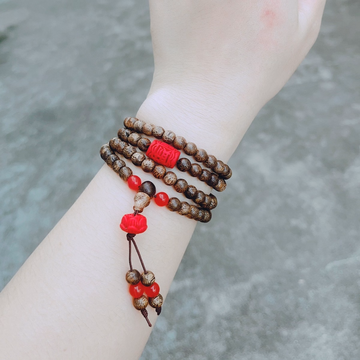 Vòng Tay Lu Thống Sen Chu Sa Phối Trầm Hương Tốc Thiên Nhiên - Thắng Giang