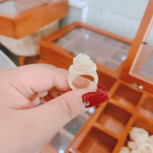Nhẫn Hoa Xương Mỹ Nghệ - Thắng Giang