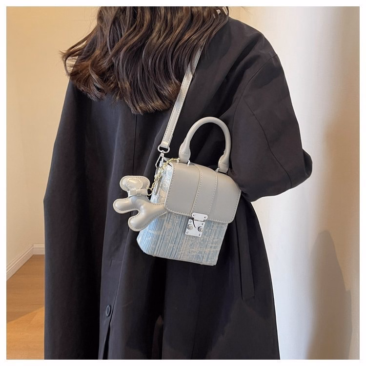 Túi Đựng Điện Thoại Dáng Vuông Họa Tiết Kèm Tag Cún Dễ Thương Wh468 - Winnie House - Ảnh 15