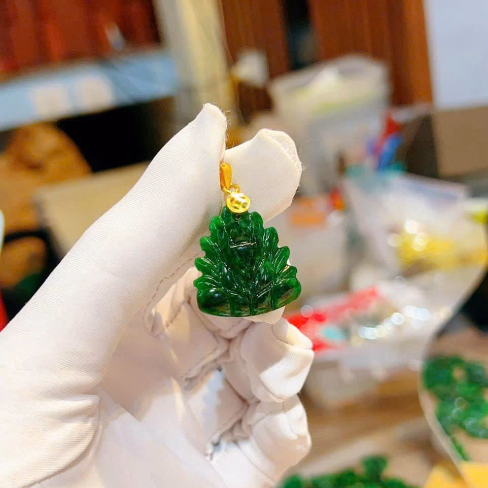 Mặt Dây Chuyền Hồ Ly Chúa Ngọc Cẩm Thạch Sơn Thủy Thiên Nhiên Móc Vàng - Thắng Giang