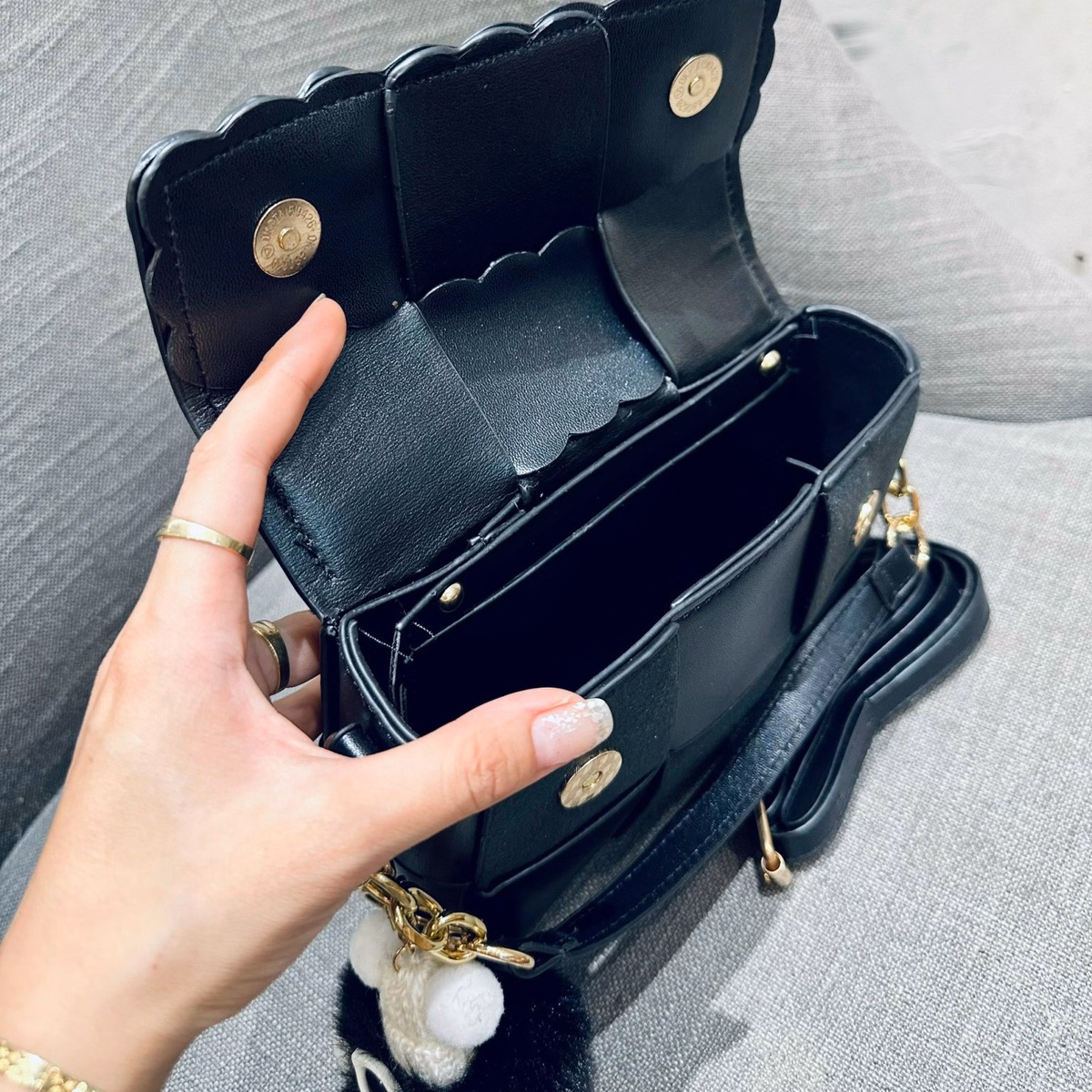 Túi Xách Nữ Đeo Chéo Đeo Vai Tặng Kèm Kèm Móc Khóa Dễ Thương Thời Trang 931 - Ảnh 2