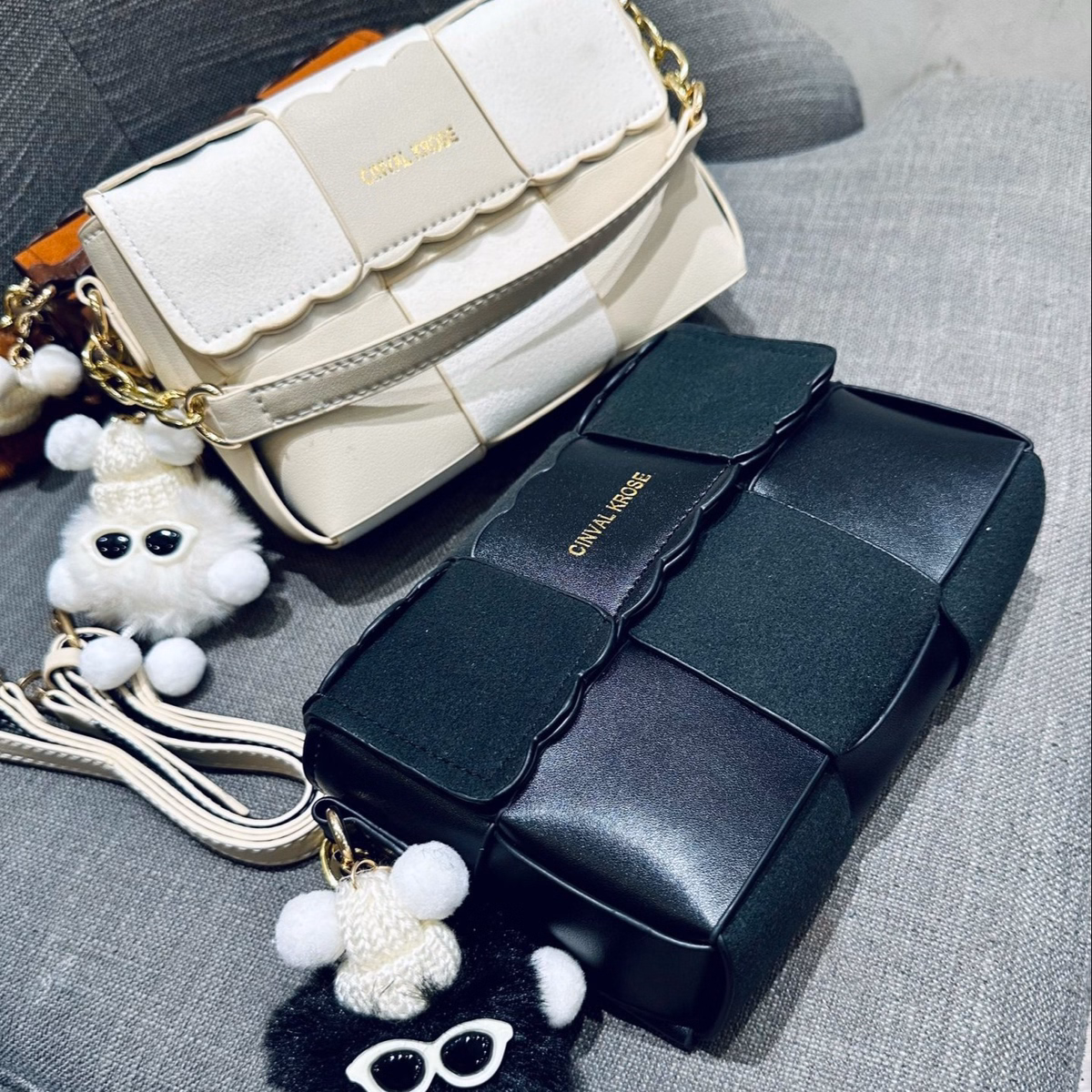 Túi Xách Nữ Đeo Chéo Đeo Vai Tặng Kèm Kèm Móc Khóa Dễ Thương Thời Trang 931 - Ảnh 3