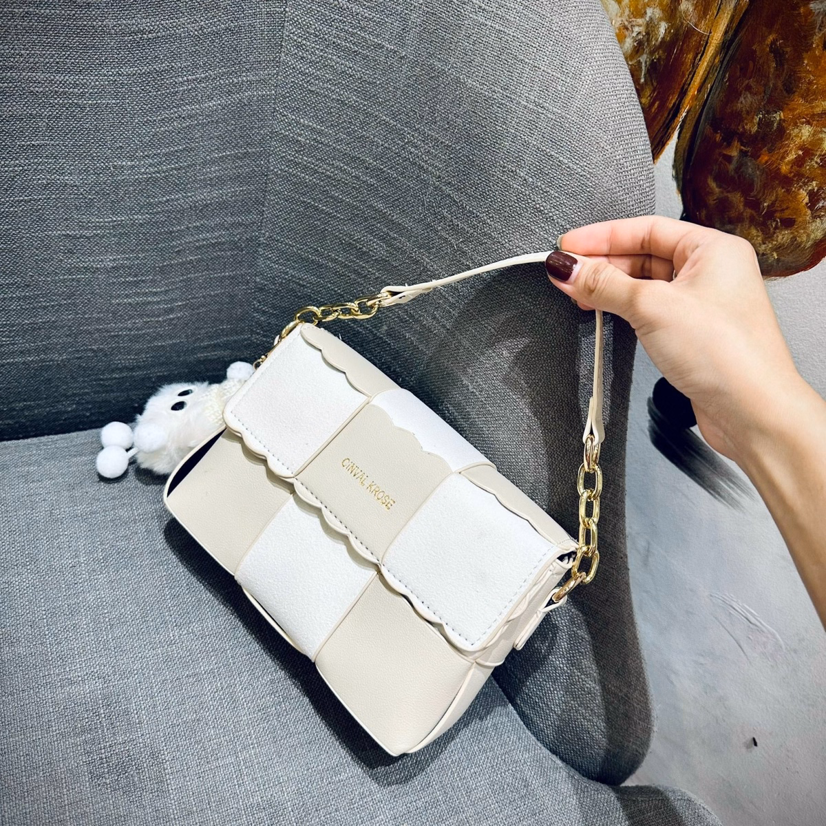 Túi Xách Nữ Đeo Chéo Đeo Vai Tặng Kèm Kèm Móc Khóa Dễ Thương Thời Trang 931 - Ảnh 8