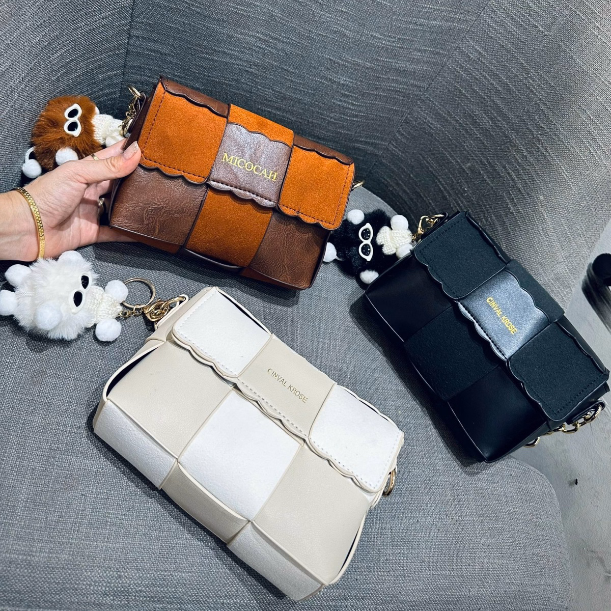 Túi Xách Nữ Đeo Chéo Đeo Vai Tặng Kèm Kèm Móc Khóa Dễ Thương Thời Trang 931 - Ảnh 7