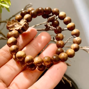 Vòng Tay Trầm Hương Đơn Mix Charm Cỏ 4 Lá - Pg Fashion